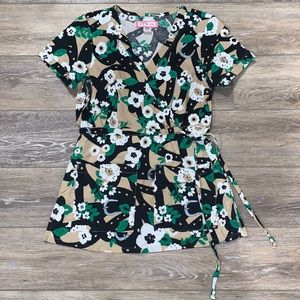 🍀Koi Green and Tan Drawstring Scrub Top